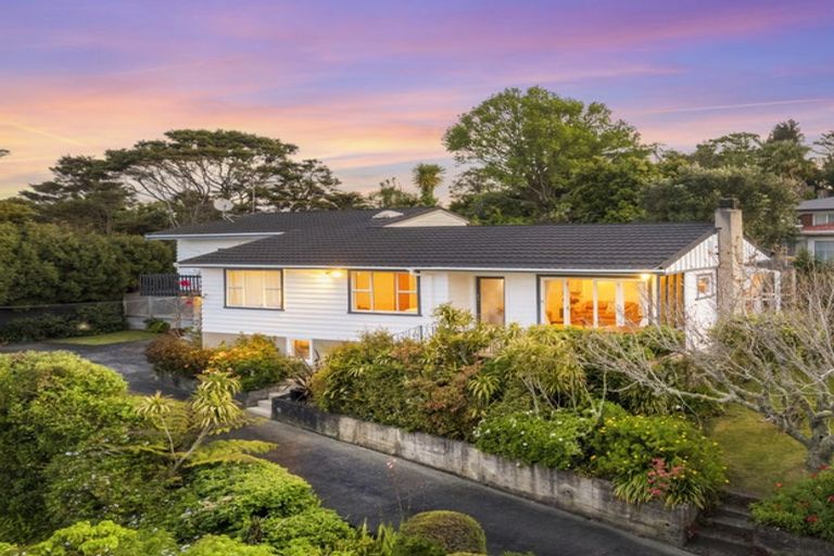 Photo of property in 110 Takahe Road, Titirangi, Auckland, 0604