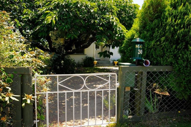 Photo of property in 30 Rhodes Street, Waimate, 7924