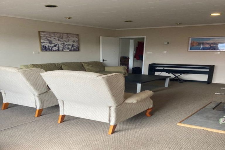 Photo of property in 10 Westview Grove, Miramar, Wellington, 6022