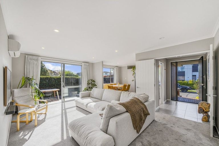 Photo of property in 2a Gilbert Place, Sydenham, Christchurch, 8023