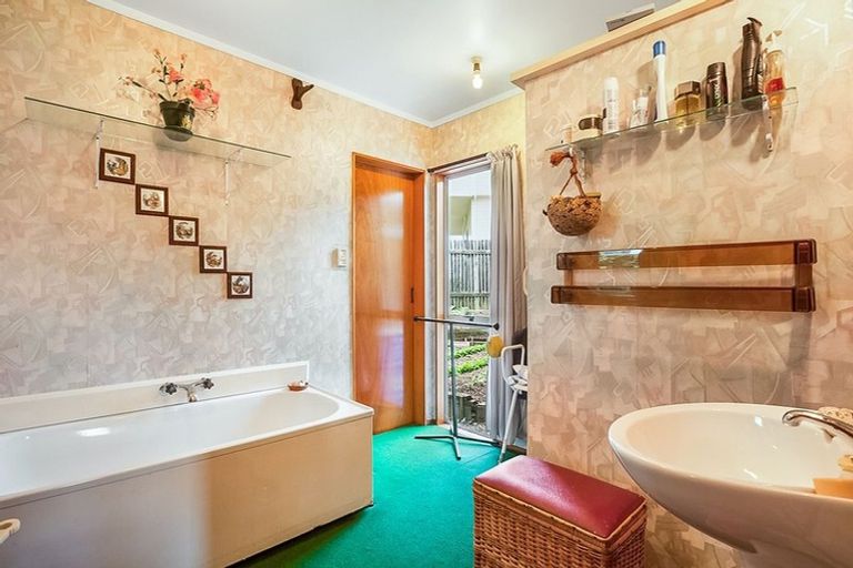 Photo of property in 25 Powells Road, Cable Bay, 0420