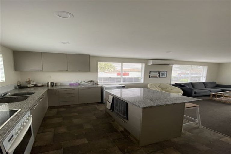 Photo of property in 8a Tamarisk Place, Parklands, Christchurch, 8083