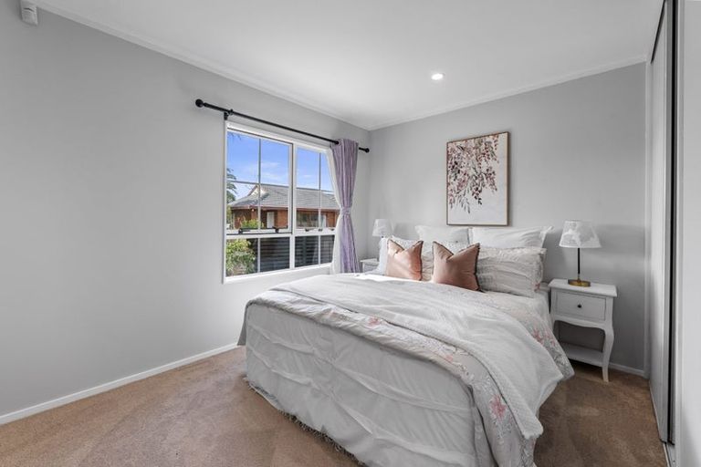 Photo of property in 12 Nedlands Place, Burswood, Auckland, 2013