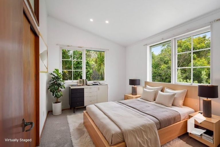 Photo of property in 2/235 Sunset Road, Sunnynook, Auckland, 0632