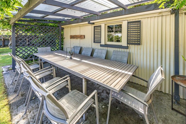 Photo of property in 2 Tarata Street, Saint Johns Hill, Whanganui, 4501