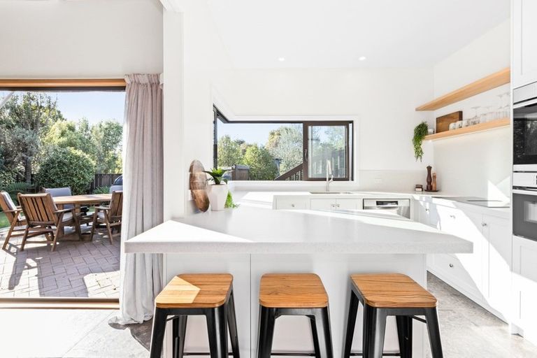 Photo of property in 3a Tauroa Road, Havelock North, 4130