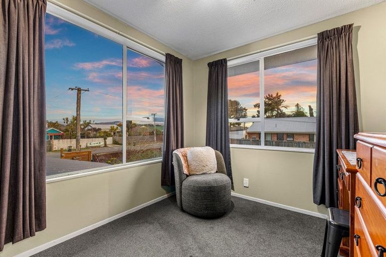 Photo of property in 56 Effingham Street, North New Brighton, Christchurch, 8083