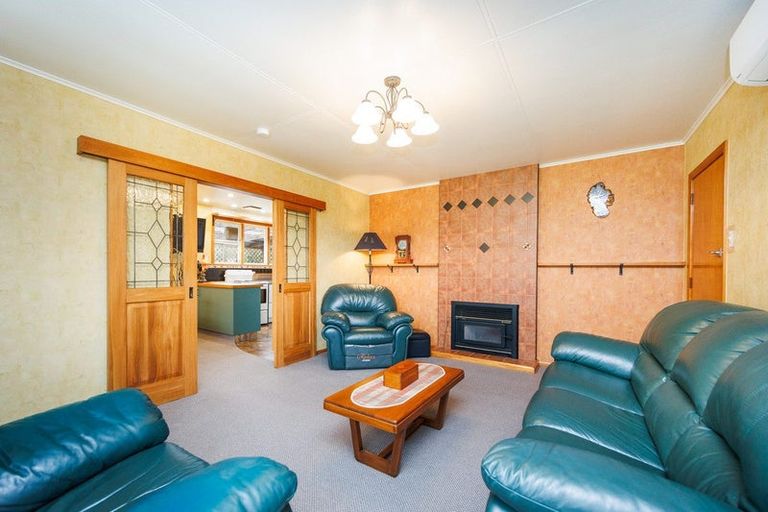 Photo of property in 2 Lind Street, Kimbolton, 4777