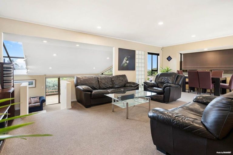 Photo of property in 37 Pigeon Mountain Road, Half Moon Bay, Auckland, 2012