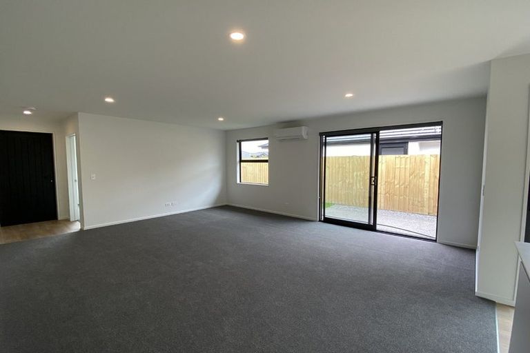 Photo of property in 23 Bill Hammond Drive, Belfast, 8051