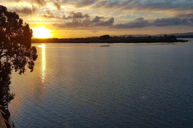 Photo of property in 8 Lawson Way, Weymouth, Auckland, 2103