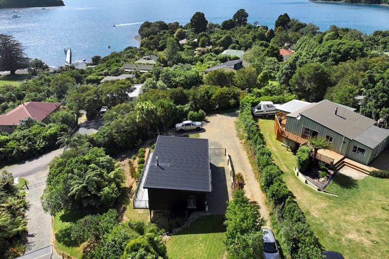 Photo of property in 3203 Archers Road, Tennyson Inlet, 7195