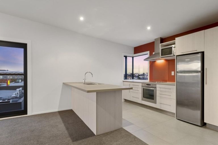 Photo of property in 2-06/424 Maunganui Road, Mount Maunganui, 3116