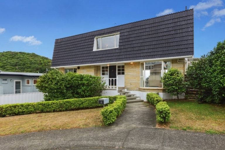 Photo of property in 6 Compass Way, Whitby, Porirua, 5024