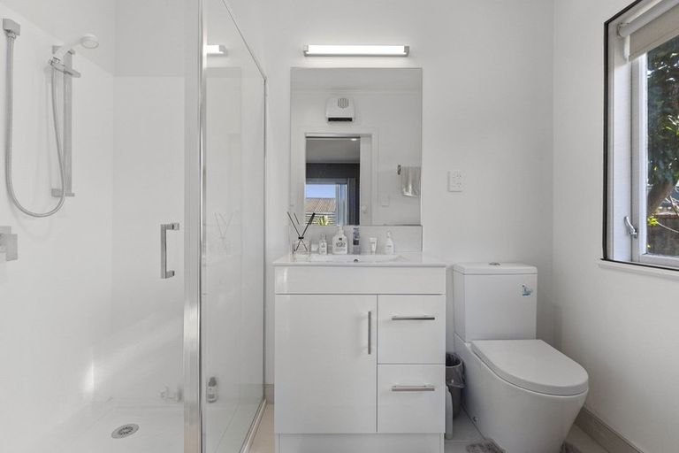 Photo of property in 10 Lynwood Place, Chedworth, Hamilton, 3210