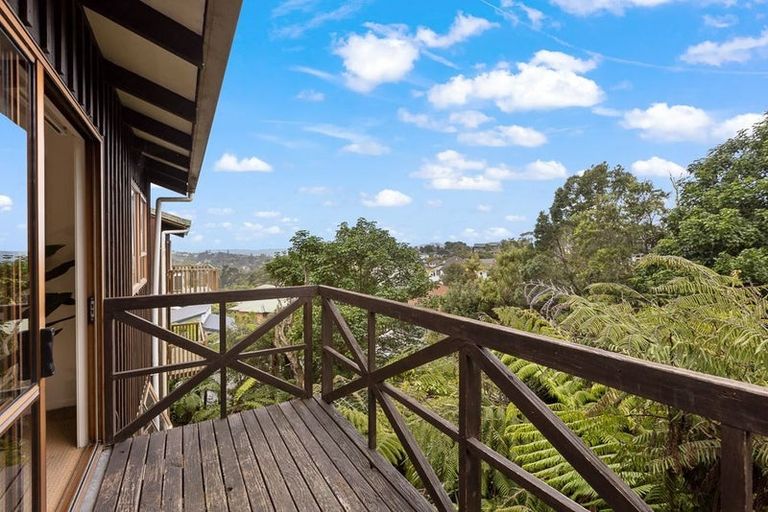 Photo of property in 1/807 East Coast Road, Northcross, Auckland, 0630