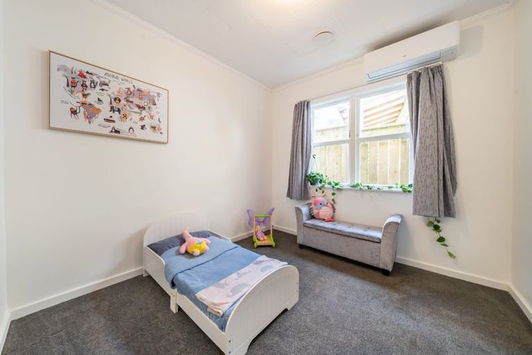 Photo of property in 20 Jocelyn Crescent, Pinehaven, Upper Hutt, 5019
