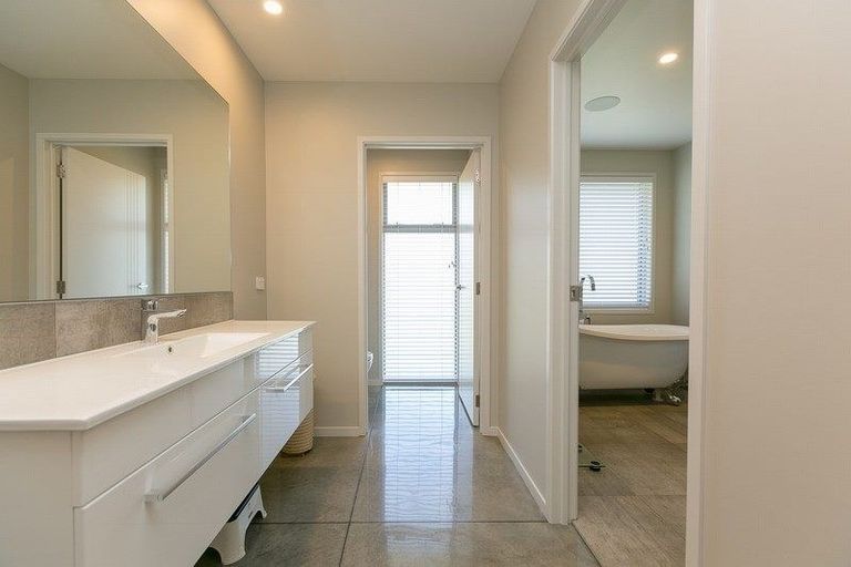 Photo of property in 652 Kelly Road, Lepperton, New Plymouth, 4373