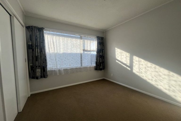 Photo of property in 30 Akaroa Drive, Maupuia, Wellington, 6022