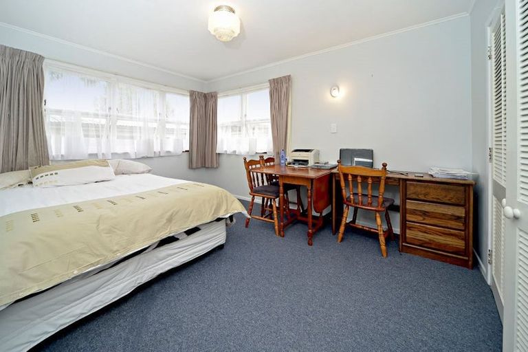 Photo of property in 6 Braeburn Place, Takanini, 2112