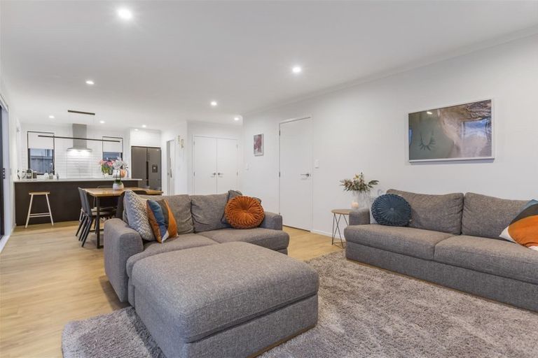 Photo of property in 9 Tawatawa Street, Long Bay, Auckland, 0630