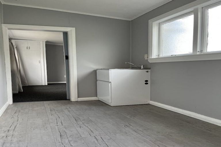 Photo of property in 54 Kirkcaldy Street, South Dunedin, Dunedin, 9012