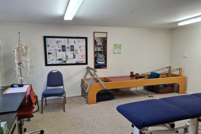 Photo of property in 251 Shakespeare Street, Leamington, Cambridge, 3432