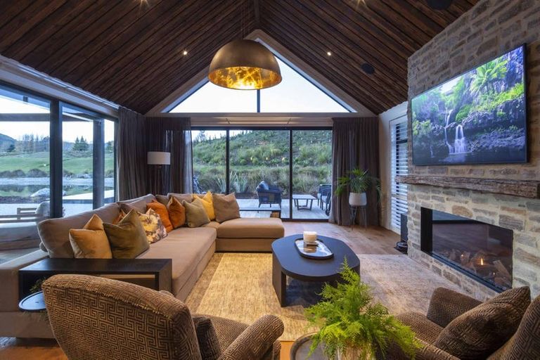 Photo of property in 6 Kahiwi Drive, Lower Shotover, 9304