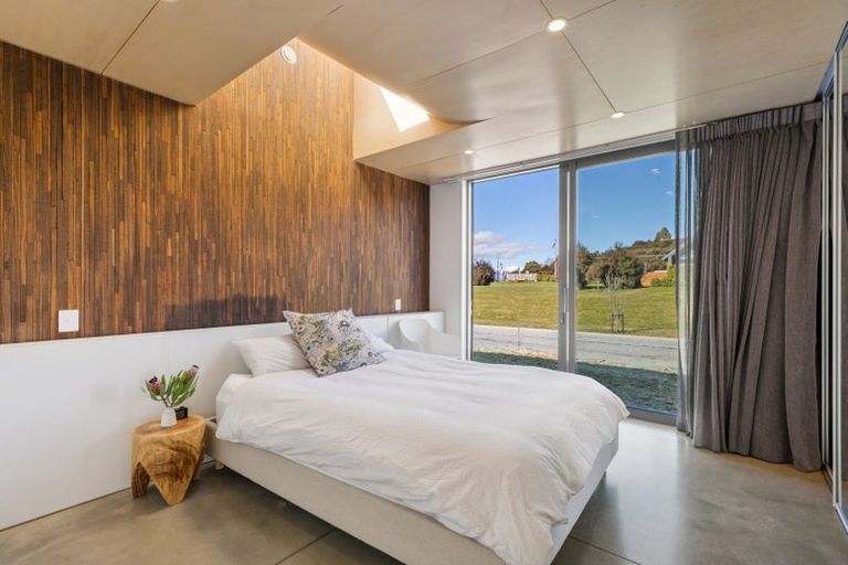Photo of property in 6 Pounamu Avenue, Albert Town, Wanaka, 9305
