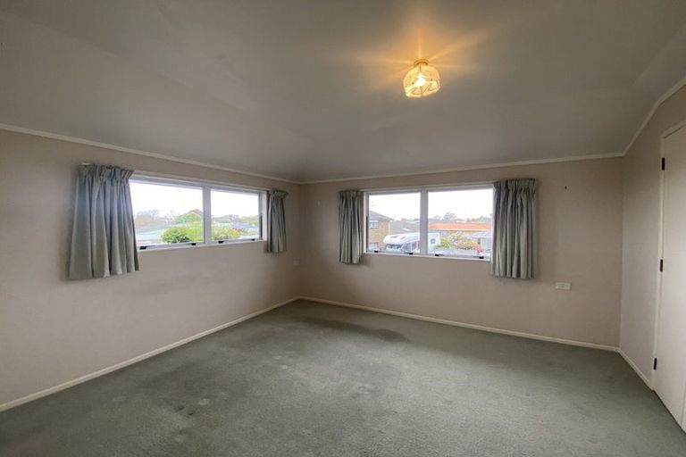 Photo of property in 2/225 Mangorei Road, Merrilands, New Plymouth, 4312