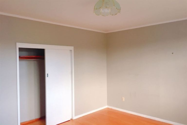 Photo of property in 206b Henderson Valley Road, Henderson, Auckland, 0612