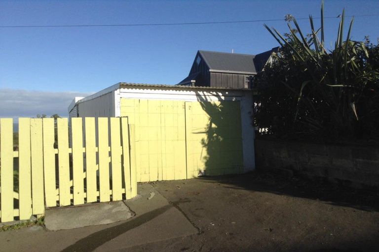 Photo of property in 77 Karaka Street, Castlecliff, Whanganui, 4501