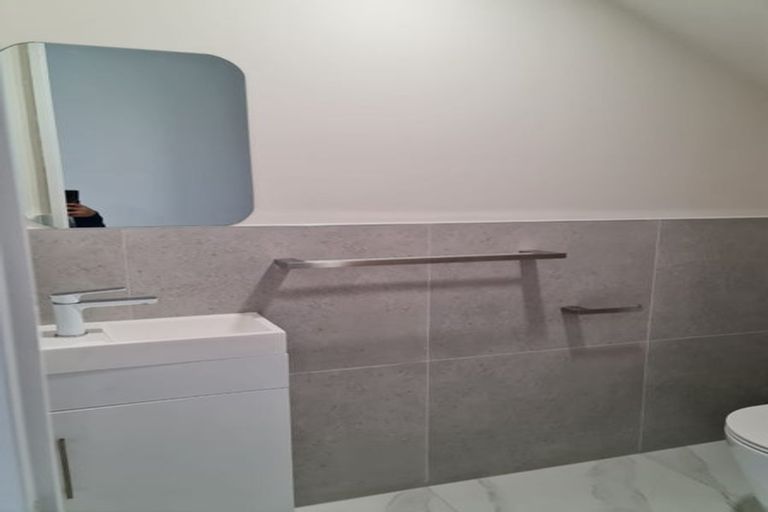 Photo of property in 4/532 Glenfield Road, Glenfield, Auckland, 0629