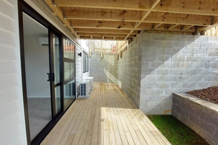 Photo of property in 8b Nandana Drive, Glen Eden, Auckland, 0602