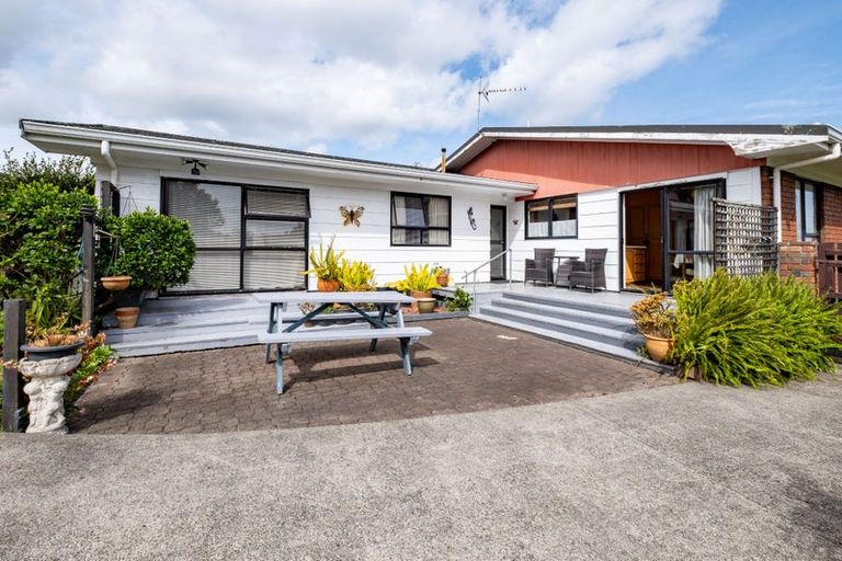 Photo of property in 134 Everglade Drive, Totara Heights, Auckland, 2105