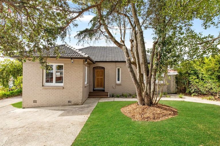 Photo of property in 1/46 West Coast Road, Glen Eden, Auckland, 0602