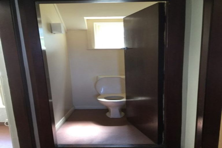 Photo of property in 1 Glasgow Street, Kelburn, Wellington, 6012