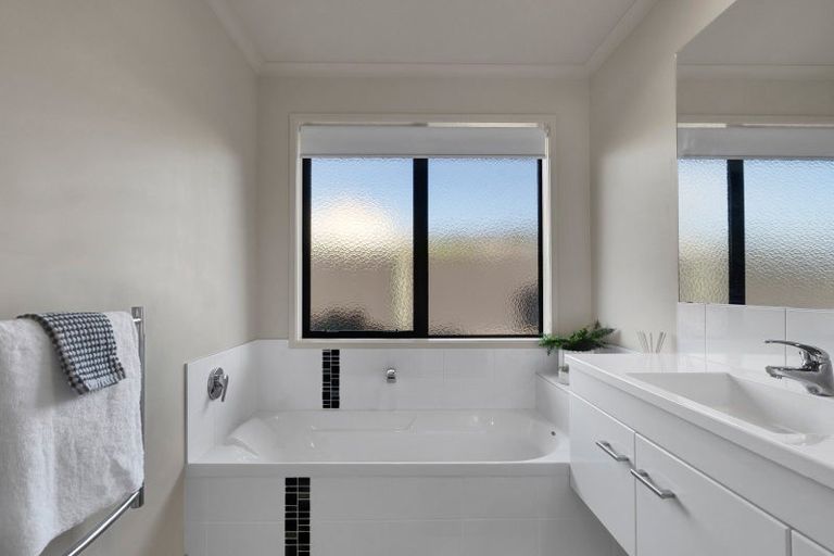 Photo of property in 56a Alberta Road, Glen Avon, New Plymouth, 4312