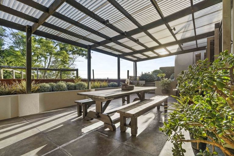 Photo of property in 12 Harrogate Place, Grandview Heights, Hamilton, 3200