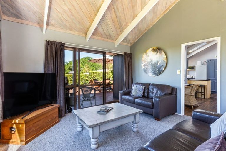 Photo of property in 18 Cherry Lane, Acacia Bay, Taupo, 3330