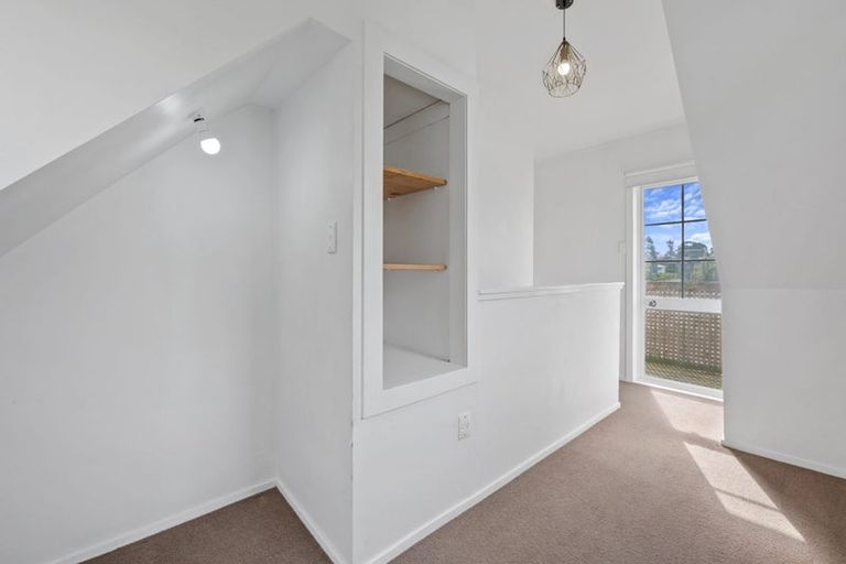 Photo of property in 37 Makiri Street, Helensville, 0800