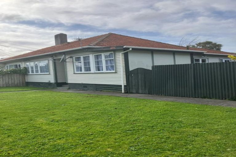 Photo of property in 106 Cambridge Terrace, Fairfield, Lower Hutt, 5011
