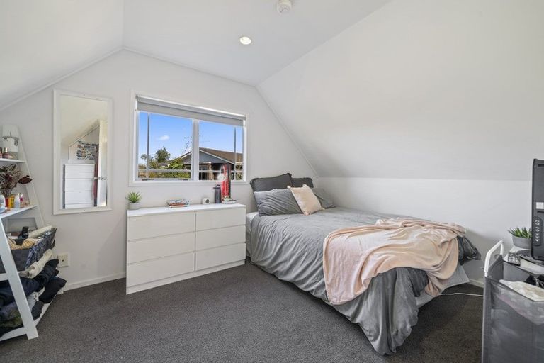 Photo of property in 27a Rotoiti Avenue, Pakuranga Heights, Auckland, 2010