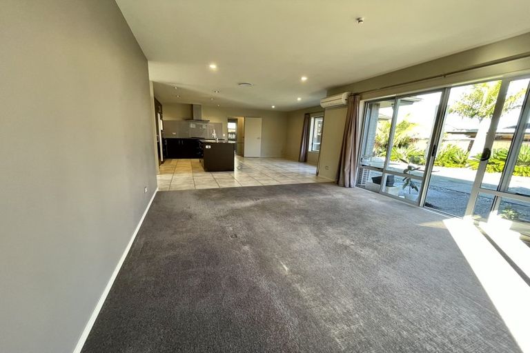 Photo of property in 5 Alvre Place, Flat Bush, Auckland, 2016