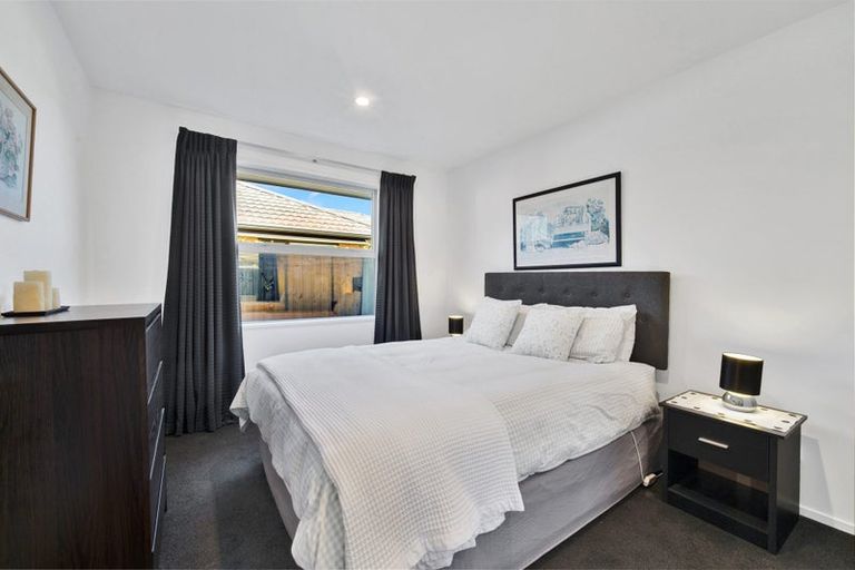 Photo of property in 16 Whitau Place, Marshland, Christchurch, 8083