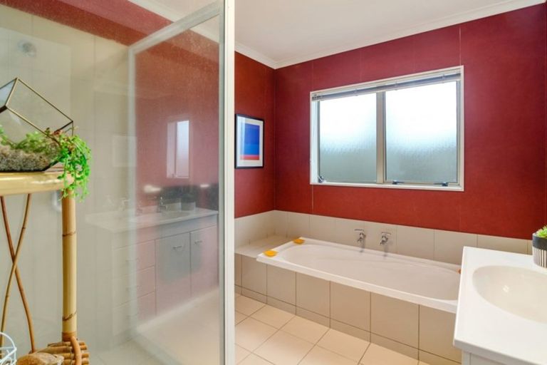 Photo of property in 3 Bullmore Place, Pukehangi, Rotorua, 3015