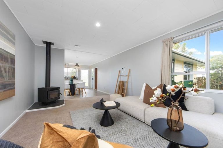 Photo of property in 1 Murillo Place, Henderson, Auckland, 0612
