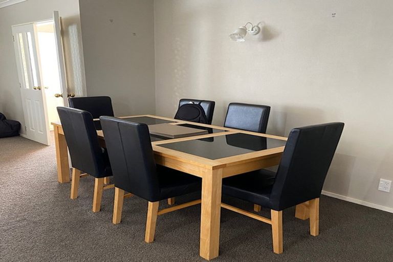 Photo of property in 18 Checketts Place, Papamoa Beach, Papamoa, 3118