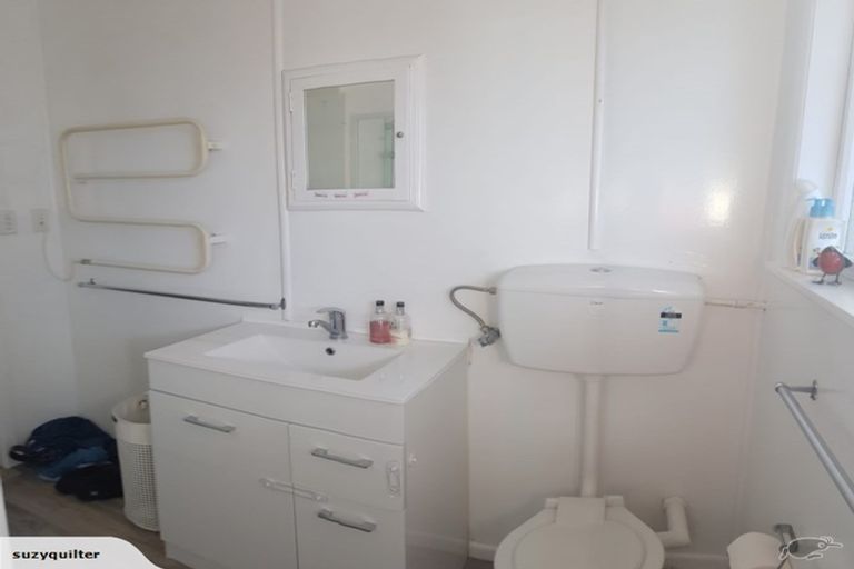 Photo of property in 1/62 Church Street, Northcote Point, Auckland, 0627