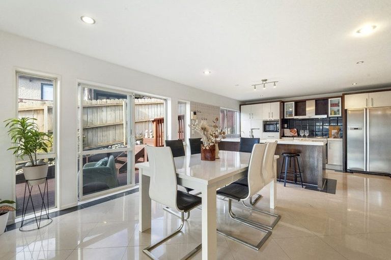 Photo of property in 6 Kittiwake Drive, Schnapper Rock, Auckland, 0632
